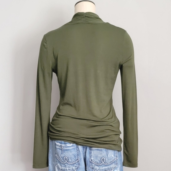 BCBG MaxAzria and Banana Republic Blouses. - Picture 12 of 16